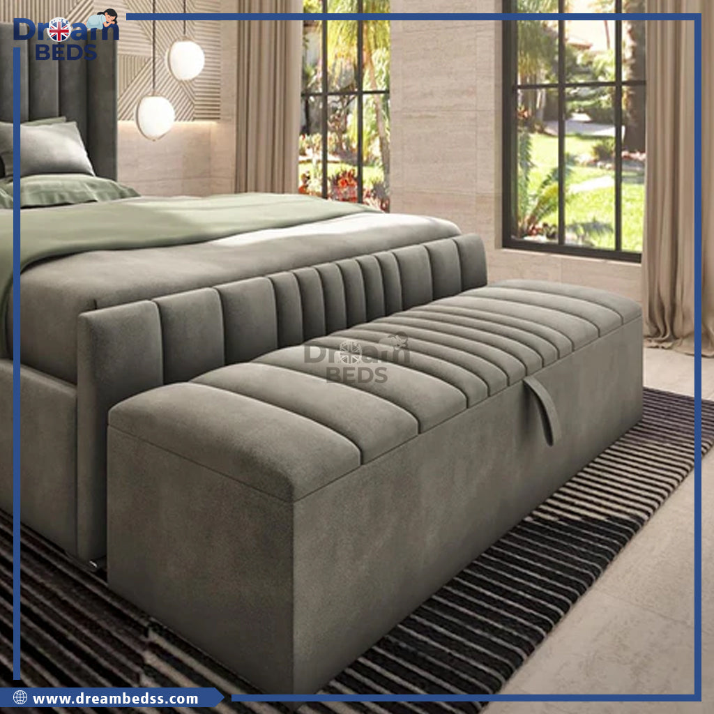 2025 Manhattan Style Blanket Box